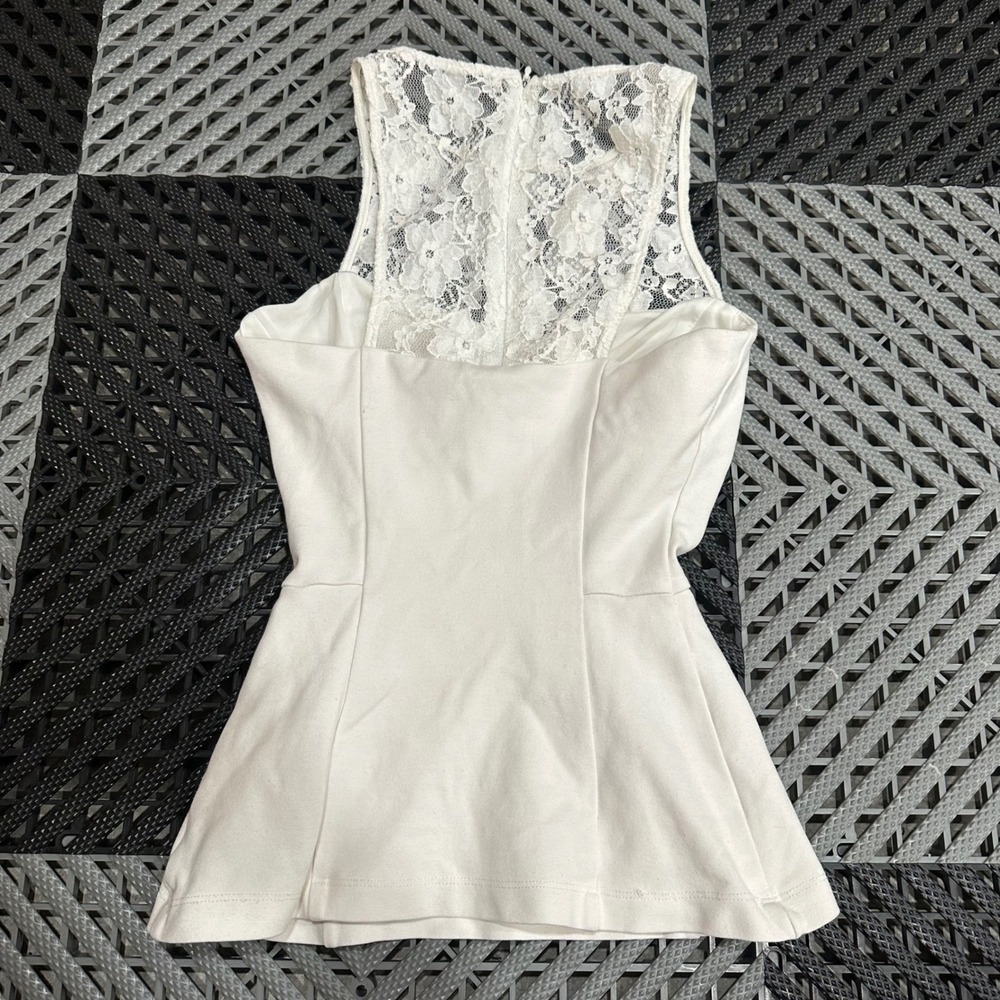 Zara Trafaluc White Lace Peplum Sleeveless Top XS Floral Illusion Neckline - Picture 6 of 6